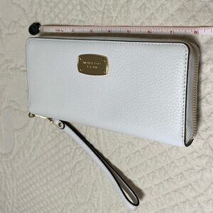 Michael Kors Leather Wristlet